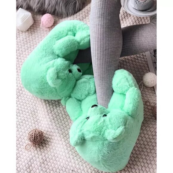 GREEN TEDDY BEAR PLUSH SLIPPERS - Picture 5 of 5